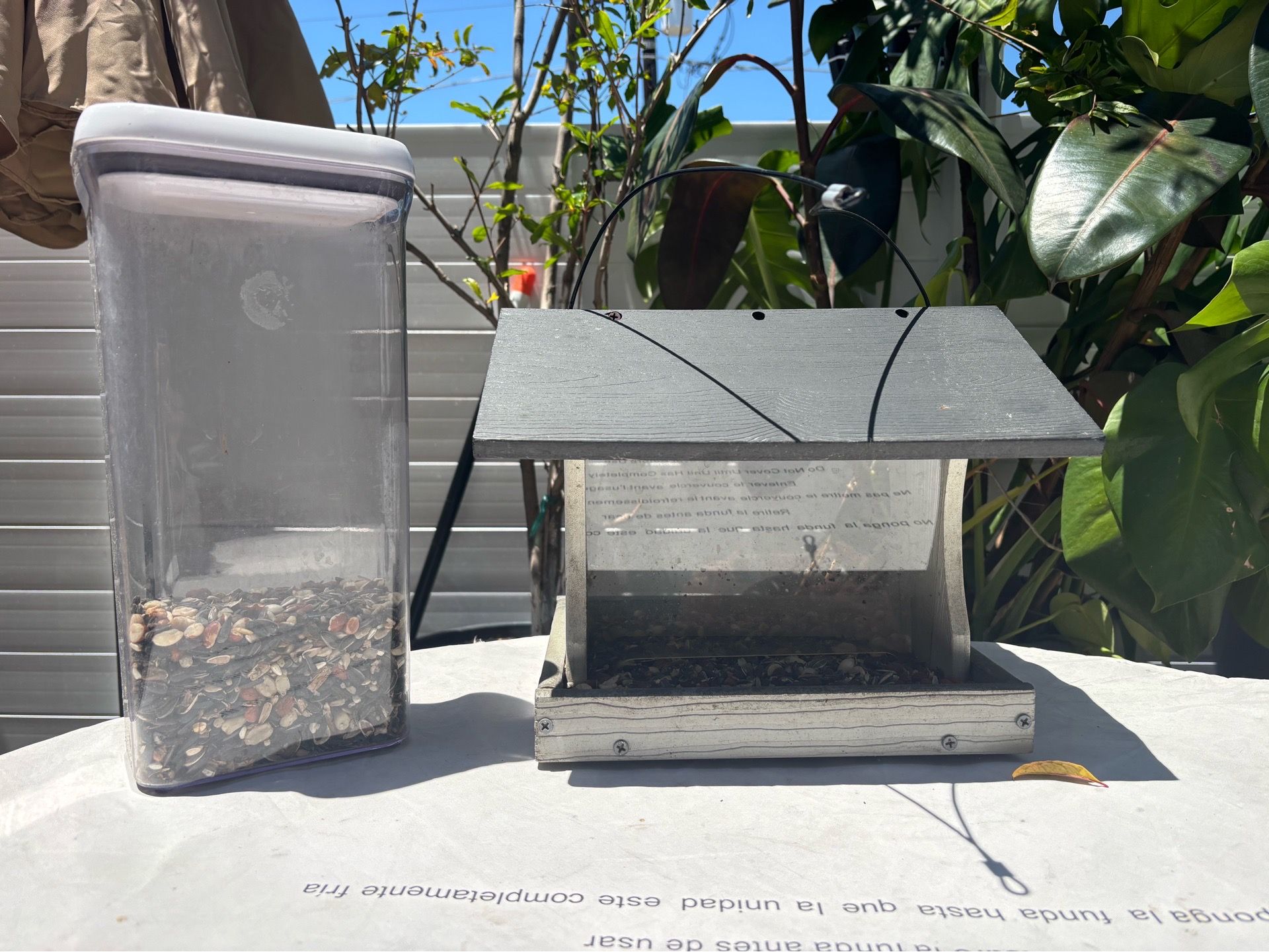 Birdhouse Feeder & Food