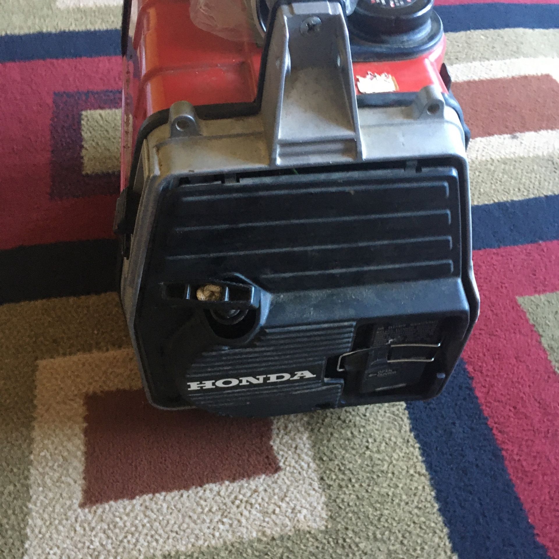 Honda EM 650 Generator. Used About 10 Hours. for Sale in Brookfield, CT