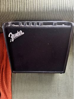 Fender mustang LT25