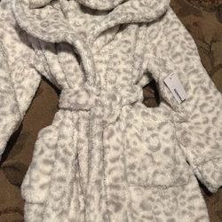Women’s Size XL Robe New
