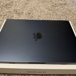 NEW MacBook Air 13” M2 256gb 