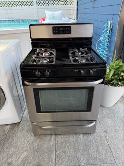 Frigidaire gas stove working perfect clean one receipt for 90 days warranty