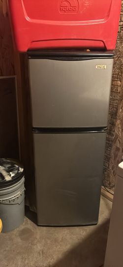 Mini fridge
