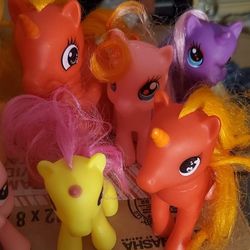 Little Pony  associated color and sizes