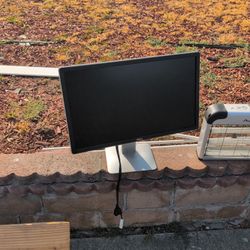 24" Dell LCD Monitor Full HD DisplayPort DVI