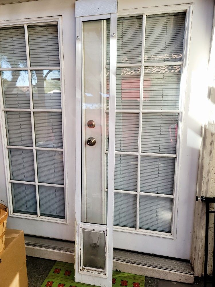 Medium Sized Patio Doggie Door