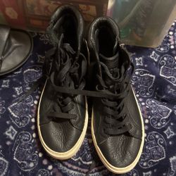 Ugg Lather Shoes  Size 6.5   Worne Twice 