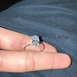 Oval Cut Engagement Ring 14k White Gold