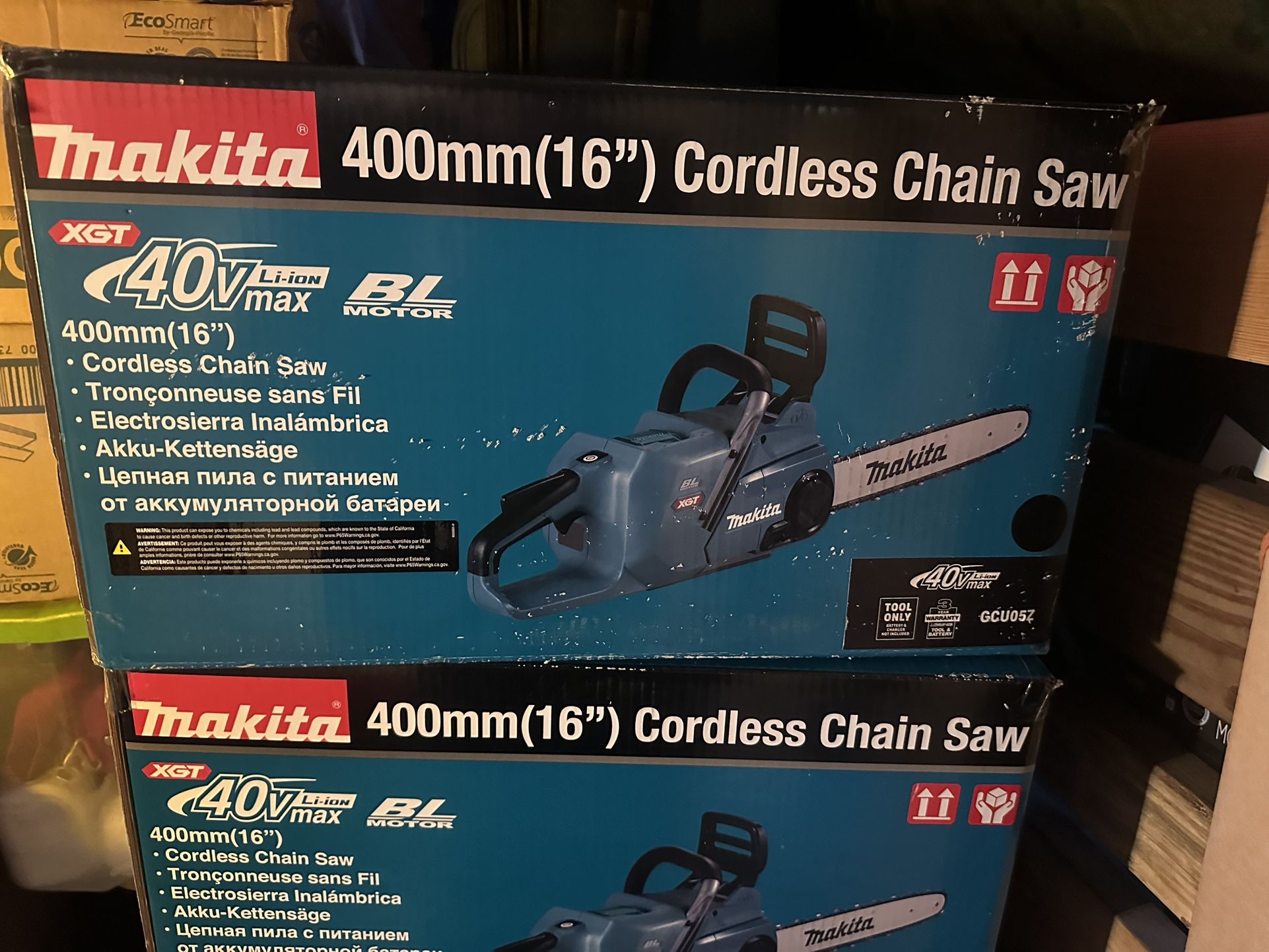 Makita XGT 16 in. 40V max Brushless Electric Battery Chainsaw (Tool Only)
