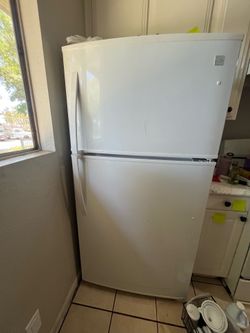 Kenmore Fridge NEED GONE ASAP