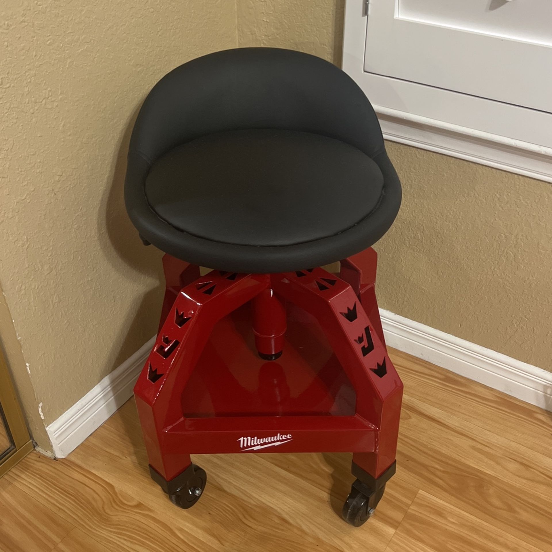 Milwaukee Tools Shop Stool 