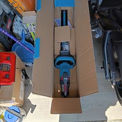Makita 40 V Hedge Trimmer 