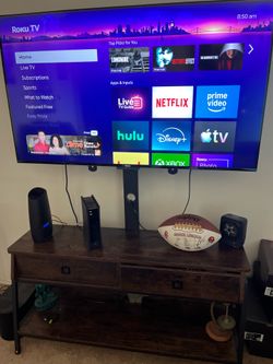 43” Roku and TV stand w/LED lights