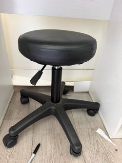 Swivel stool