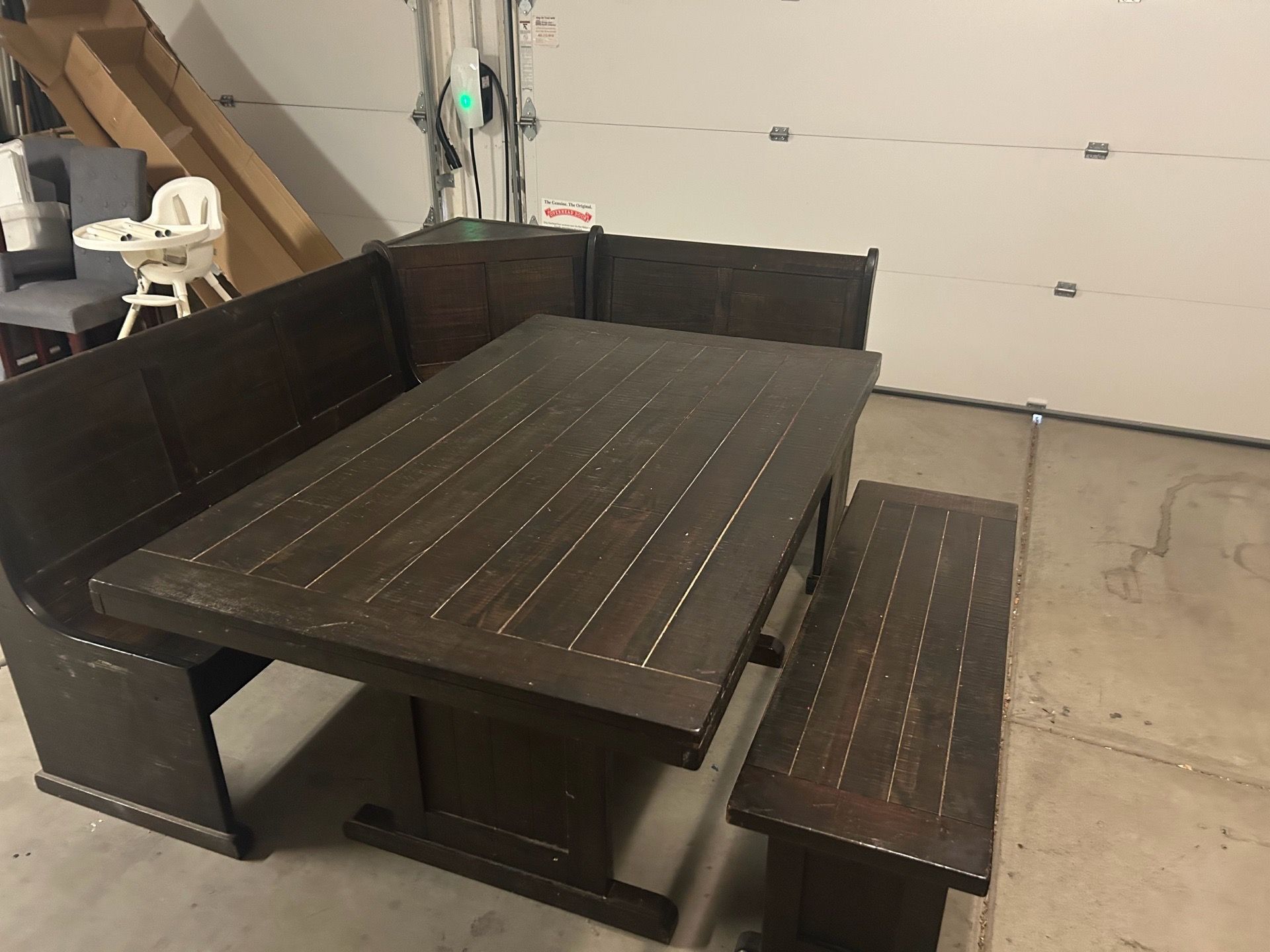 Kitchen nook/ dining table with storage