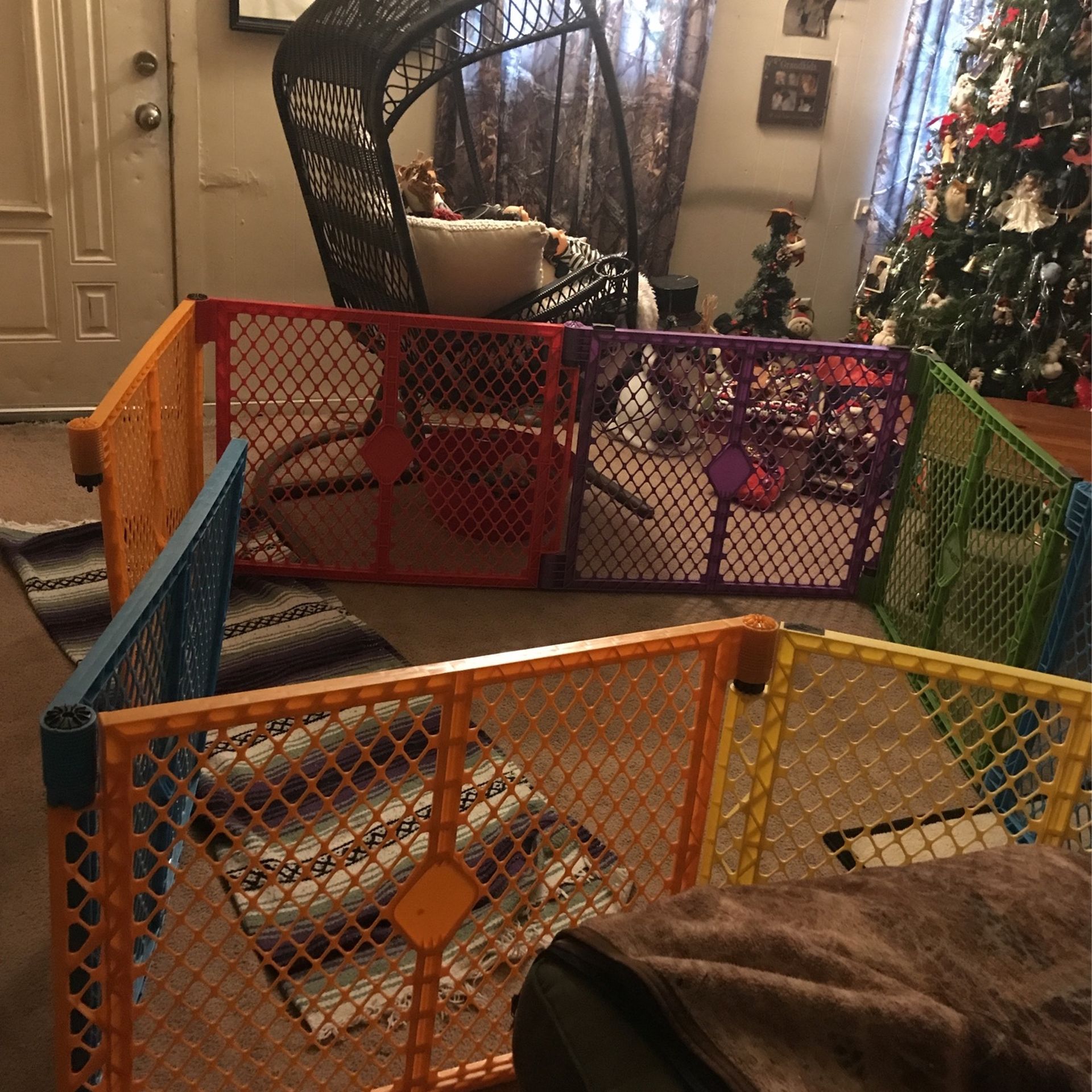 Nice size dog play pen