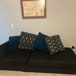2 Beautiful Couch With Pillows 
