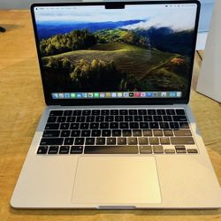 Apple MacBook Pro Laptop with Apple M2 chip 13’