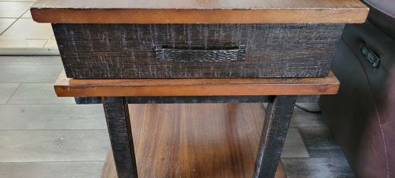Corner coffee tables
