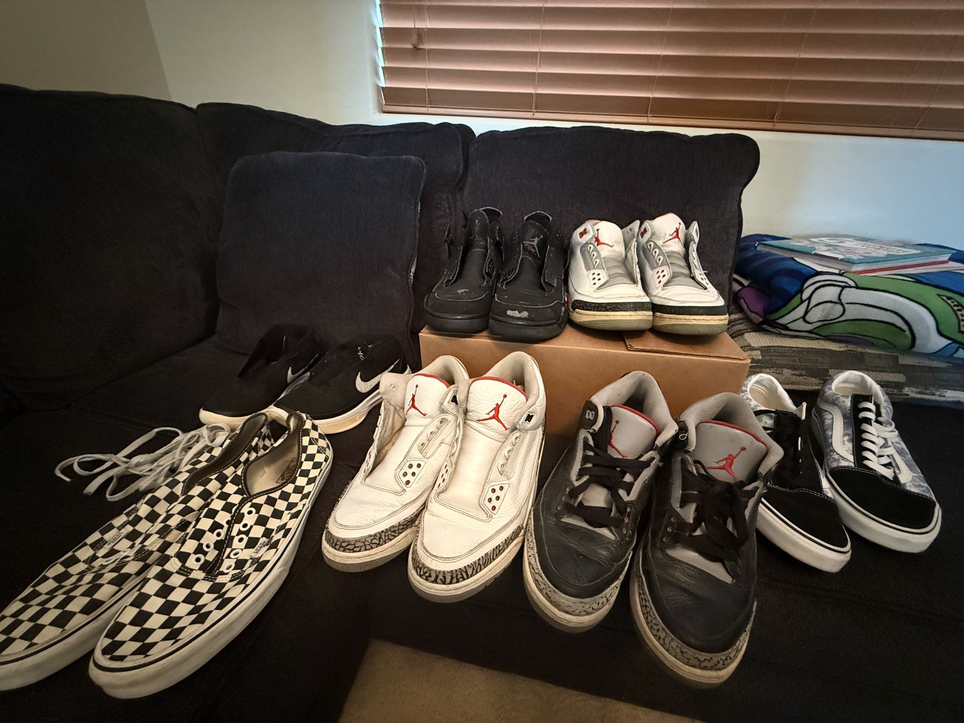 Jordan Beaters , Retro 4 Black Cats , Retro 3 White Cement ,Retro 3  Black Cement 