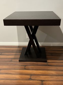 🪑 Modern Espresso Wood Table – 36" Tall, Great Condition!