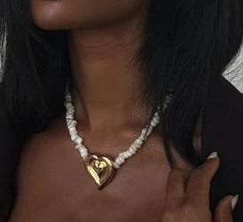 N291- White Crushed Stone Heart Shaped Pendant Necklace!  