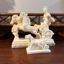 Set of 2 White Roman Chariot Horse Sculptures • Vintage-Style Resin Statues on Marble Base