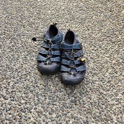 Keen's Shoes - Boys Size 1