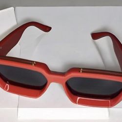 Sunglasses For Sale Excellent Condition (Fast Shipping)