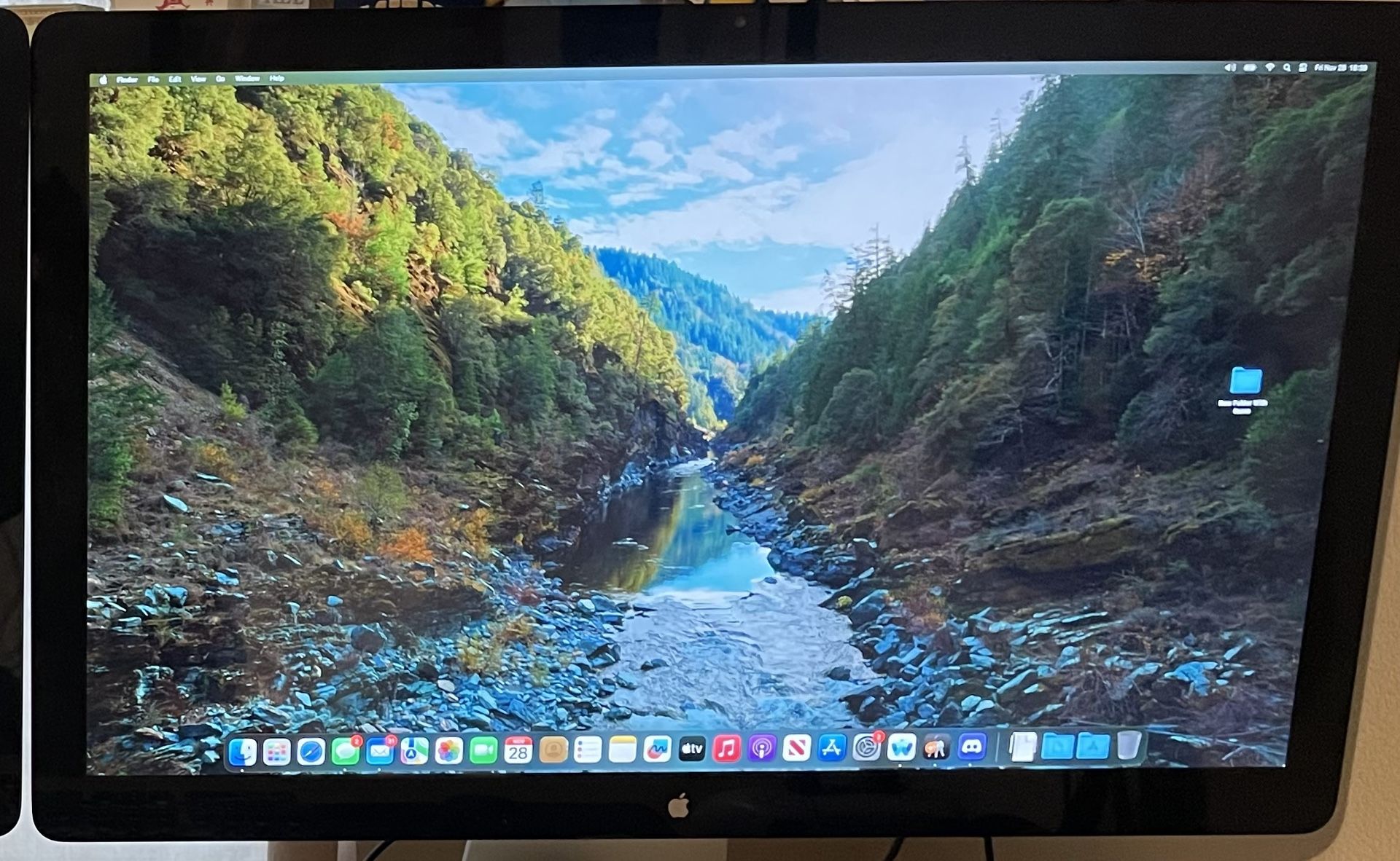 Apple Thunderbolt Display 27” + VESA Bracket