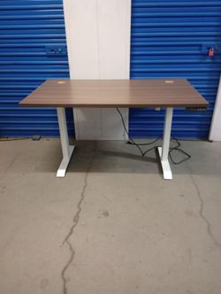 Solid metal electric sit and stand Ergonomic Desk solid top