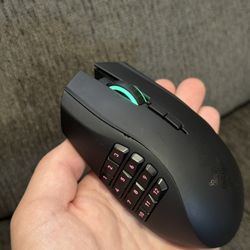 Razer Naga Epic Chroma Wireless MMO Gaming Mouse