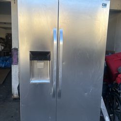 Used LG Studio 42inch 2-Door Fridge – High-End – Still New