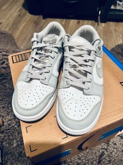 Nike dunks size 9 guys