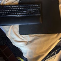 Razer Ornata V2 Gaming Keyboard, Mouse Pad And Wrist Rest