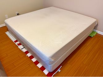 King Tempur-Pedic Mattress and Base