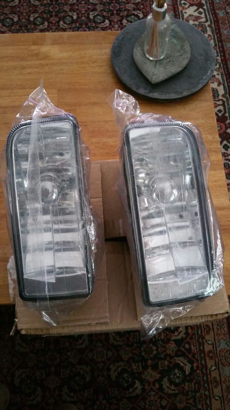 '92 - '98 BMW E36 / M3 OEM Clear Fog lights For Sale.