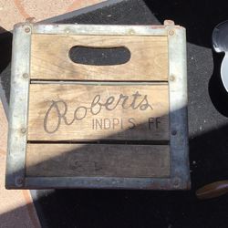 Roberts Wooden Milk Crate