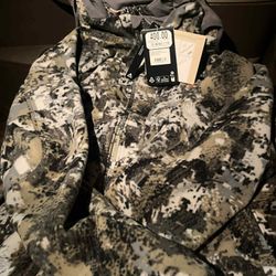 ($175) Sitka Stratus Xl Jacket …($125)Sitka Endure Bib Pants 36waist