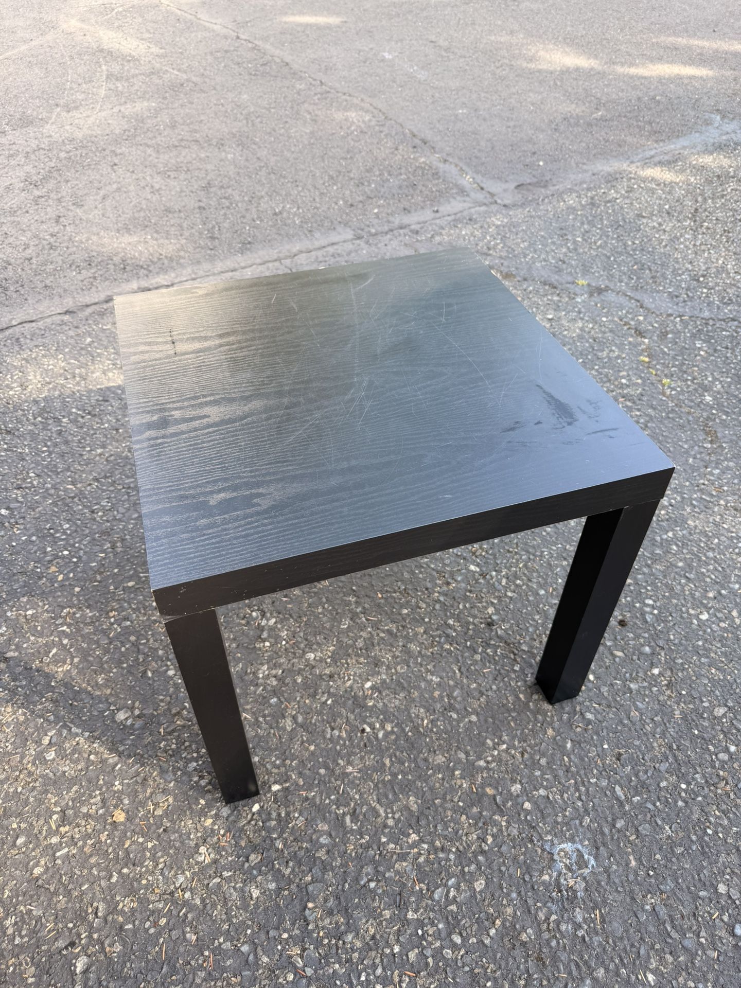 2x Small Table