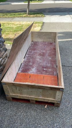 Free crate / wood box