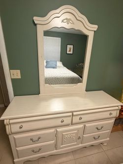 Cream dresser for a princess