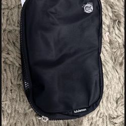 Lululemon 1L Everywhere Belt Bag 