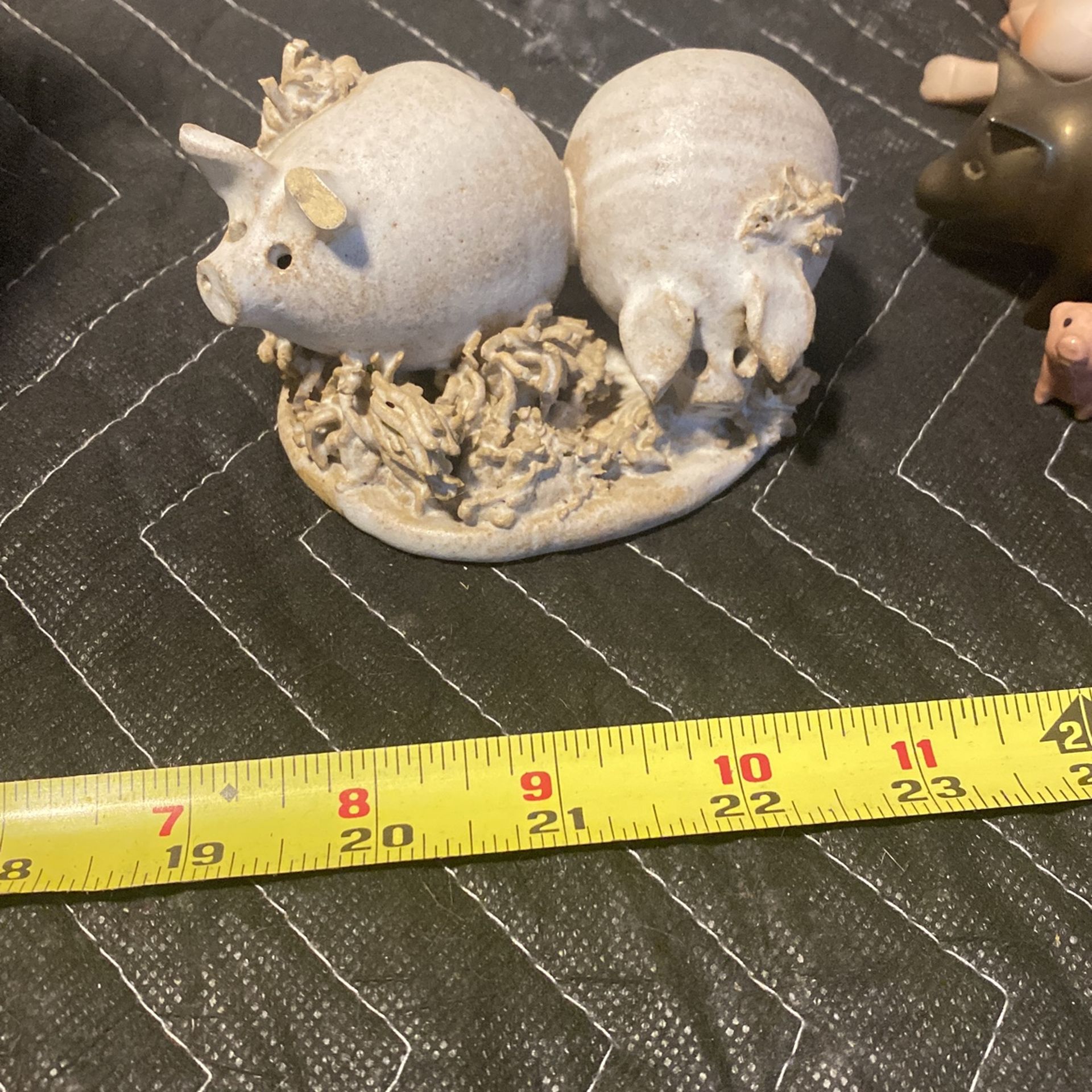 2 Piggies Figurine