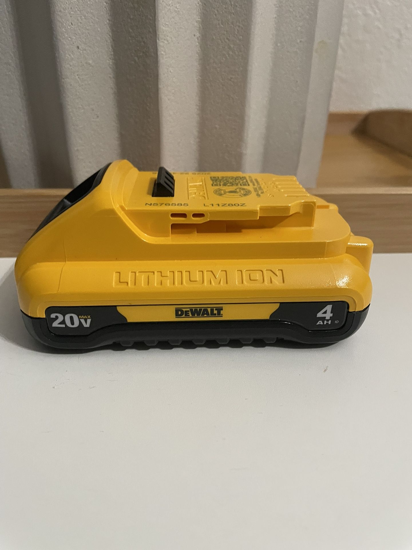 New $50 Dewalt Battery 20V 4AH (Check My Other Offers)