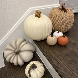 Halloween decor pumpkins