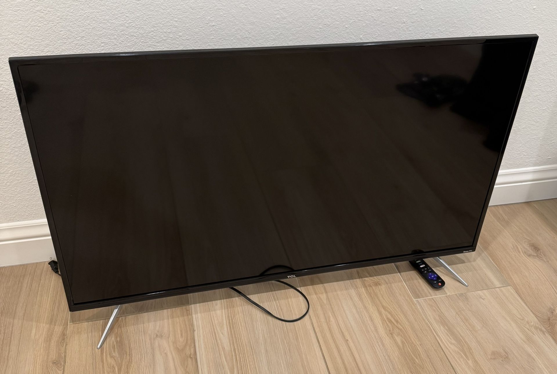TCL 50″ 4‑Series 4K UHD HDR Roku Smart TV – Excellent Used Condition
