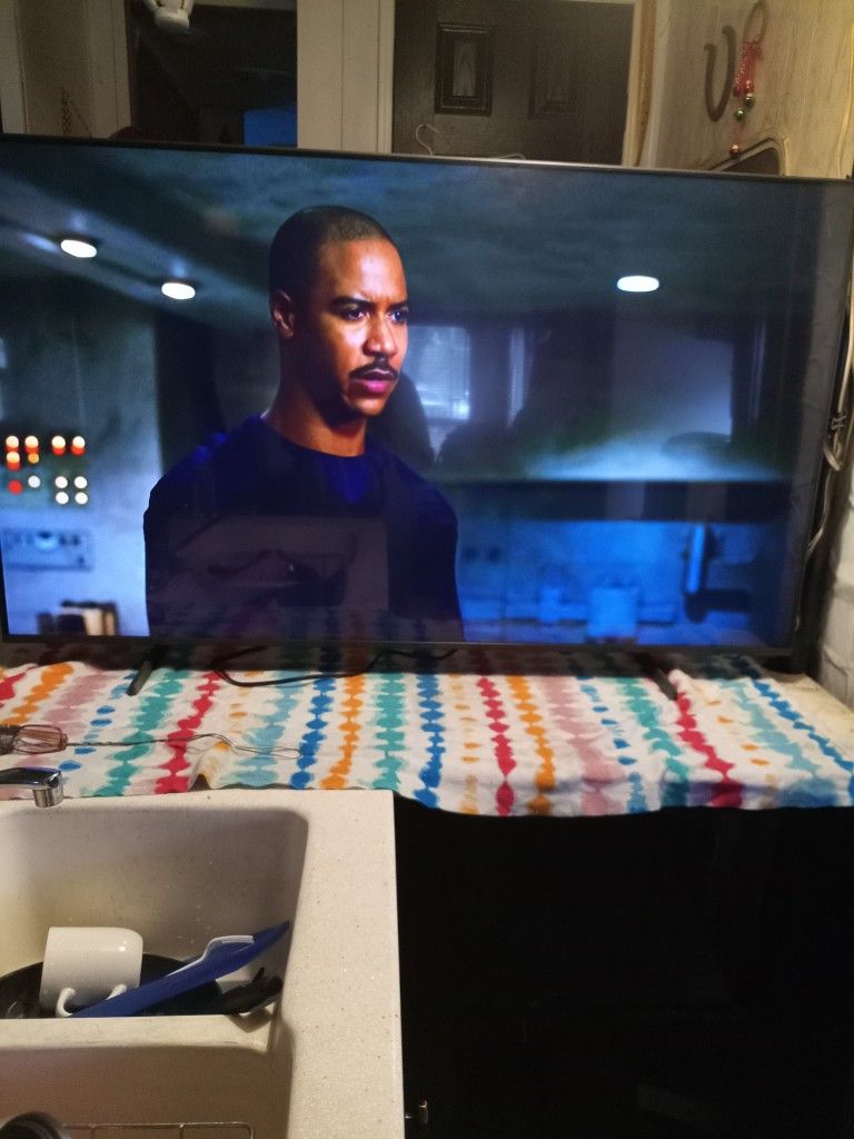 Onn Roku Smart TV with Remot 32 Size Good Condition Must Pick Up