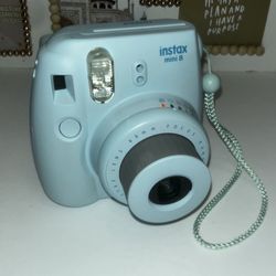 polaroid camera 