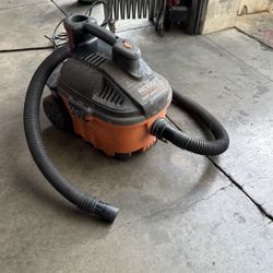 Rigid 4 Gallon Portable Vacuum vac 5 Peak Hp Used Working 